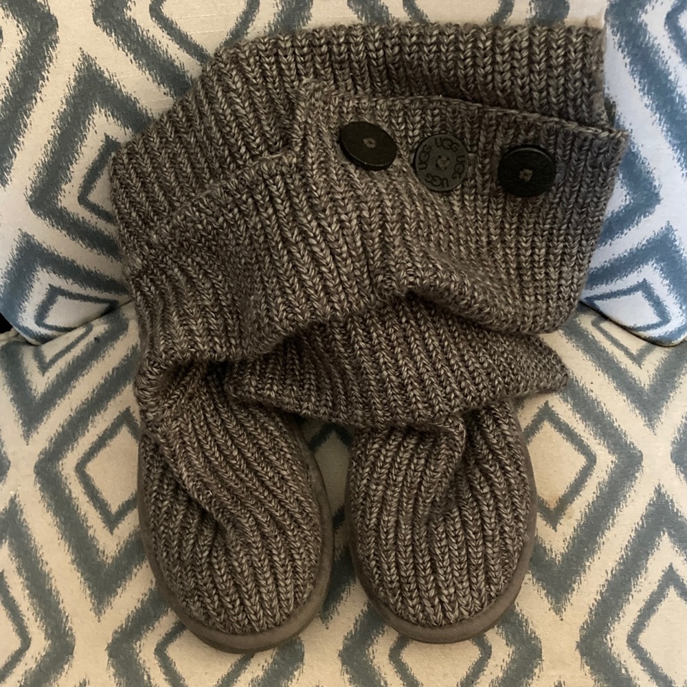 Ugg‎ Cozy Gray Knit Boots 7